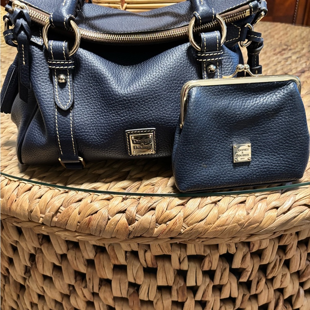Dooney & Bourke pebbled grain sorrento satchel. With coin purse.